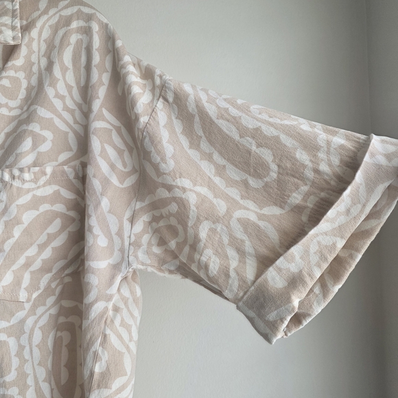 Elegant Beige Button-Down Shirt for Women - Picture 5 of 8